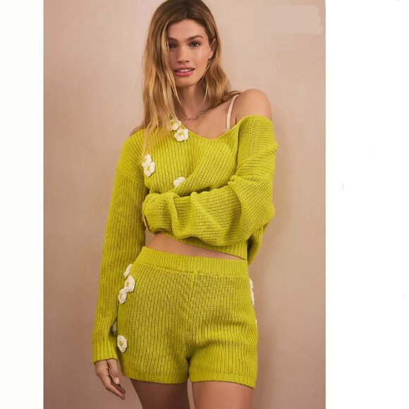 Brand New Flat White for Anthropologie Crochet Flower Shorts - Picture 6 of 6